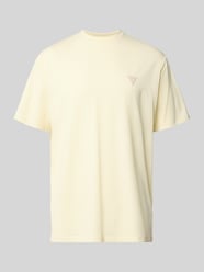 t-shirt z logo i okrągłym dekoltem od GUESS - 3
