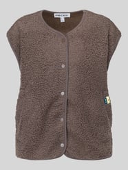 kamizelka o kroju regular fit z bocznymi wpuszczanymi kieszeniami model 'KATTY' od PIECES - 14