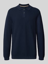 Sweter z dzianiny z kołnierzykiem polo od Christian Berg Men - 10
