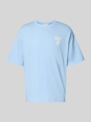 t-shirt o kroju relaxed fit z nadrukiem z napisem model 'RUDE' od Casual Friday - 21