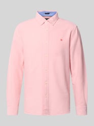 Koszula casualowa o kroju regular fit z wyhaftowanym logo od Superdry Fuksjowy - 12