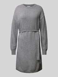 Knielanges Strickkleid mit Bindegürtel von Vila Grau - 43