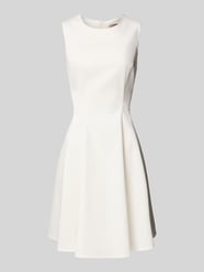 Cocktailkleid mit Rundhalsausschnitt von Rinascimento - 10