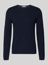 Basic Sweter z dzianiny z okrągłym dekoltem i wywiniętymi krawędziami od REVIEW - 25