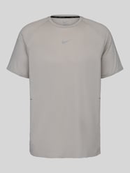 Regular Fit T-Shirt mit Aero-FIT-Technologie Modell 'STRIDE' von Nike Training - 30