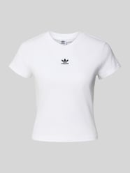T-shirt o kroju slim fit z wyhaftowanym logo od adidas Originals - 41
