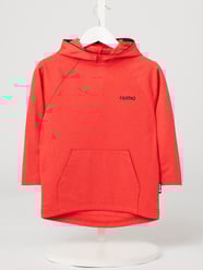 Bluza z kapturem i kieszenią kangurką model ‘Funtsi’ od reima Czerwony - 7