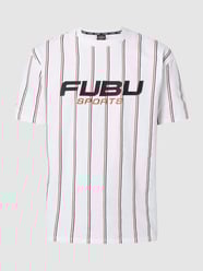 T-shirt w paski od Fubu Biały - 20