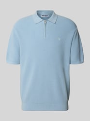Koszulka polo o pudełkowym kroju z wyhaftowanym logo od REVIEW - 45