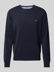 Sweter z dzianiny z wyhaftowanym logo model ‘Superfine’ od Fynch-Hatton - 15