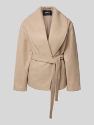 Kurtka o kroju regular fit z wiązanym paskiem model ‘AUGUSTA LIFE’ od ONLY - 26