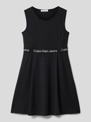 Knielanges Kleid mit Logo-Streifen von Calvin Klein Jeans Schwarz - 33