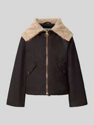 Bomberjacke mit kontrastierendem Fellkragen von Barbour - 44