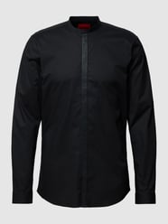 Freizeithemd mit Label-Details Modell 'Enrique' von HUGO Schwarz - 32