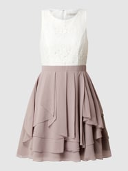 Two-Tone-Cocktailkleid aus Spitze von Jake*s Cocktail Pink - 5