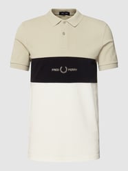 Poloshirt mit Kontrasteinsatz Modell 'EMBROIDED PANEL POLO SHIRT' von Fred Perry Beige - 4