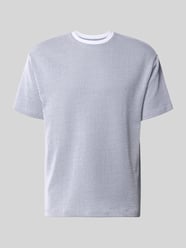 T-Shirt mit Strukturmuster und Rundhalsausschnitt von MCNEAL - 27