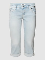 Jeansy capri o kroju straight fit z detalem z logo model ‘ALMA’ od Mavi Jeans Niebieski - 26