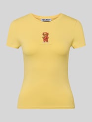 t-shirt o kroju slim fit z nadrukiem z logo od REVIEW - 23