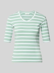 T-Shirt mit Streifenmuster und V-Ausschnitt von Christian Berg Woman - 11