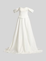 Suknia ślubna z satyny z drapowaniami od LUXUAR FASHION - 14