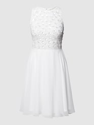 Brautkleid mit Zierbesatz von LACE & BEADS Weiß - 9