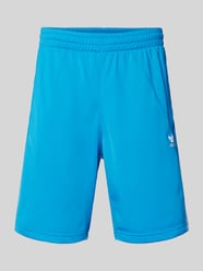 Regular Fit Shorts mit Label-Stitching Modell 'FBIRD' von adidas Originals Blau - 44