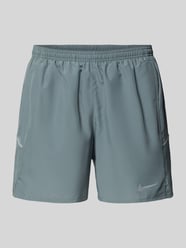 Shorts mit seitlichen Eingrifftaschen und Logo-Print von Nike Training - 37