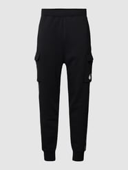 Sweatpants mit Cargotaschen Modell 'REPEAT' von Nike - 39