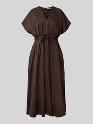 Cocktailkleid mit V-Ausschnitt und Schnürung von Christian Berg Cocktail - 3