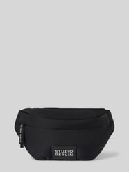 Bauchtasche mit Label-Badge Modell 'SPANDAU' von STUDIO BERLIN - 45