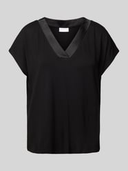 T-shirt z dekoltem w serek od Jake*s Collection - 39