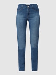Jeansy o kroju feminine fit z dodatkiem streczu model ‘Carola’ od Brax Niebieski - 9