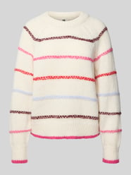 Sweter z dzianiny o kroju regular fit z raglanowymi rękawami model ‘NELIA’ od PIECES - 18