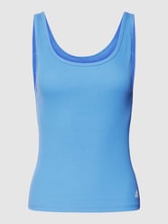 Top z drobnym prążkowaniem od ADIDAS SPORTSWEAR Niebieski - 21