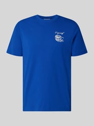 t-shirt z nadruk z motywem model 'EGEBJERG' od Casual Friday - 25