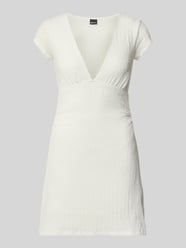 mini-jurk met V-hals van Gina Tricot - 14