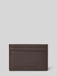 Pasjeshouder van leer met label in reliëf, model 'WAKE' van Tiger Of Sweden - 31