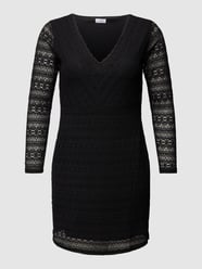 PLUS SIZE Kleid mit Details aus Spitze Modell 'CHIKKA' von Evoked Vila Schwarz - 30