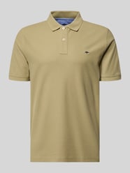 koszulka polo o kroju regular fit z wyhaftowanym logo od Fynch-Hatton - 32