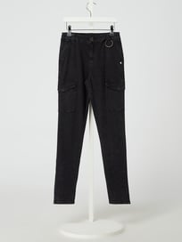 Super Slim Fit Cargohose mit Stretch-Anteil Modell 'Rianna' von Garcia Grau / Schwarz - 43