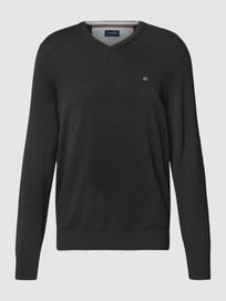Sweatshirt mit V-Ausschnitt von Christian Berg Men Grau / Schwarz - 13