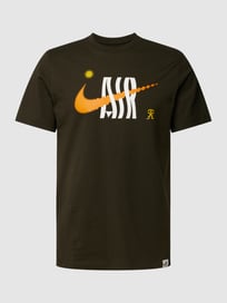 T-Shirt mit Motiv-Print von Nike Grau / Schwarz - 31