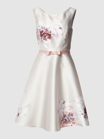 Cocktailkleid mit breiten Trägern und floralem Muster von Swing Weiß - 28