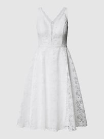 Brautkleid mit floraler Spitze von TROYDEN COLLECTION Weiß - 2