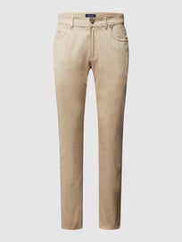 Hose mit Stretch-Anteil in gerader Passform  von Christian Berg Men Weiß - 15