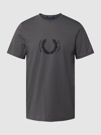 T-Shirt mit Logo-Stitching von Fred Perry Grau / Schwarz - 13