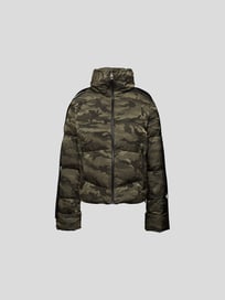 Daunenjacke mit Camouflage-Muster von Ahirain Grün - 1