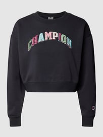 Cropped Sweatshirt mit Label-Schriftzug in Glanz-Optik von CHAMPION Grau / Schwarz - 36