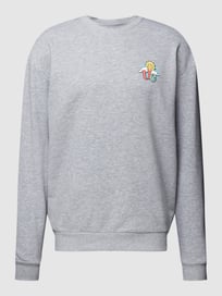 Sweatshirt mit Logo-Motiv-Print Modell 'Cloudy Crew' von URBAN CLASSICS Grau / Schwarz - 26